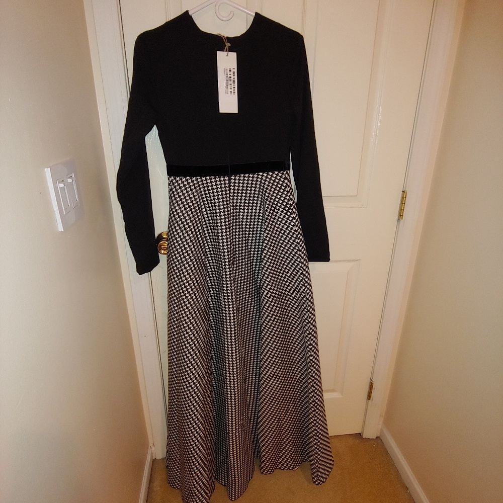 Black and White Modest Dress - Picture 5 of 6
